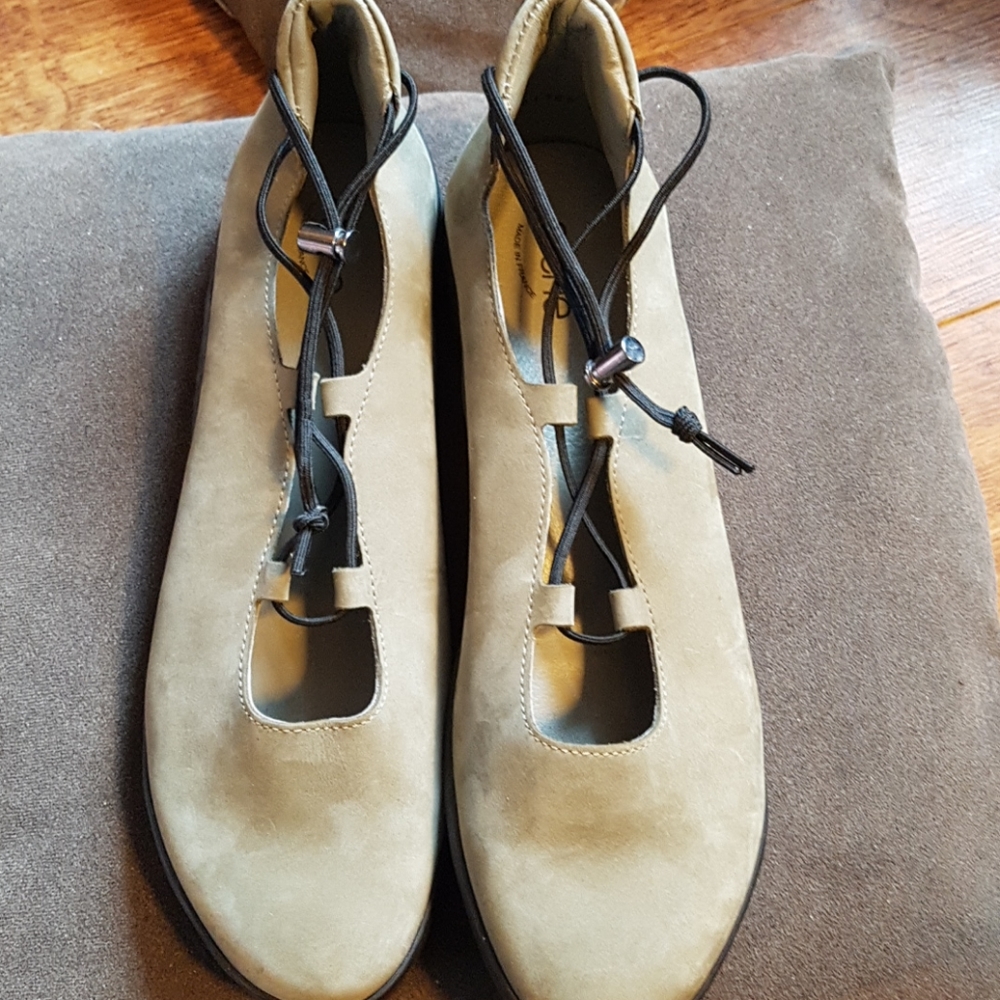 Archeshoes